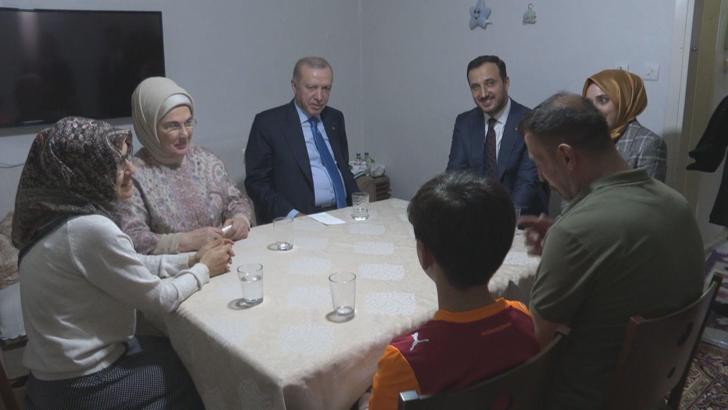 İstanbul - Cumhurbaşkanı Erdoğan, Kayacık ailesi ile iftar yaptı