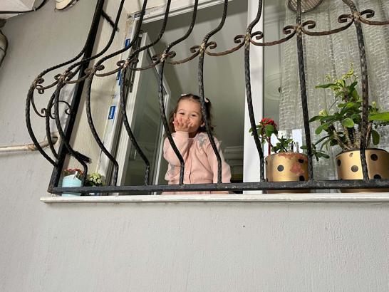 Çöp kamyonu şoförü ile 3 yaşındaki Ayşe arasında 'pencere' bağı