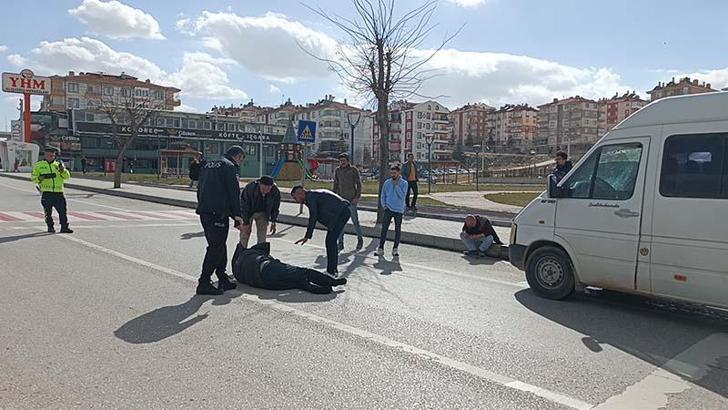 Minibüsün çarptığı yaya 32 metre ileriye fırladı