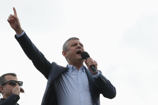 Özgür Özel: Siyasetçiyi başsavcı, sonra da o başsavcıyı tekrar siyasetçi yapmıştır