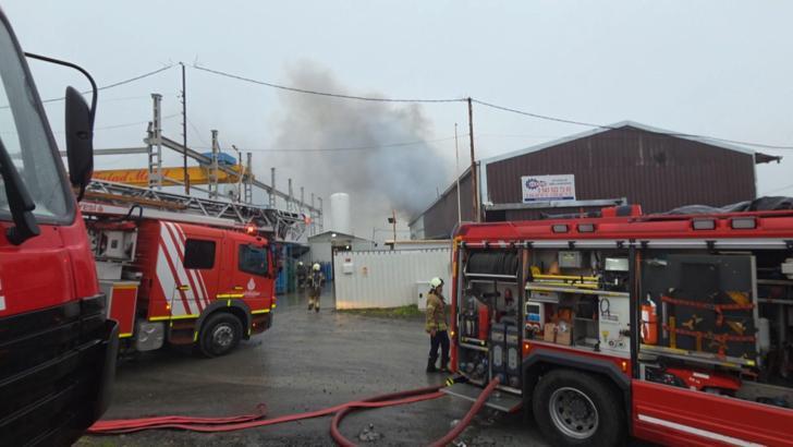 Eyüpsultan'da 3 iş yerinde çıkan yangın söndürüldü