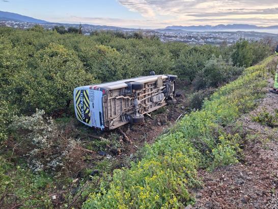 Öğrenci servisi devrildi;  7 öğrenci yaralandı