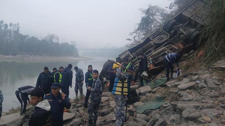 Nepal'de otobüs kazası: 19 ölü