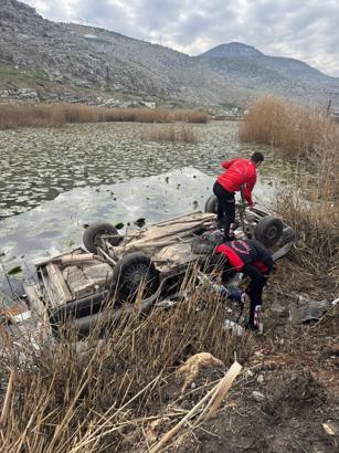 Göle düşen otomobilin sürücüsü öldü