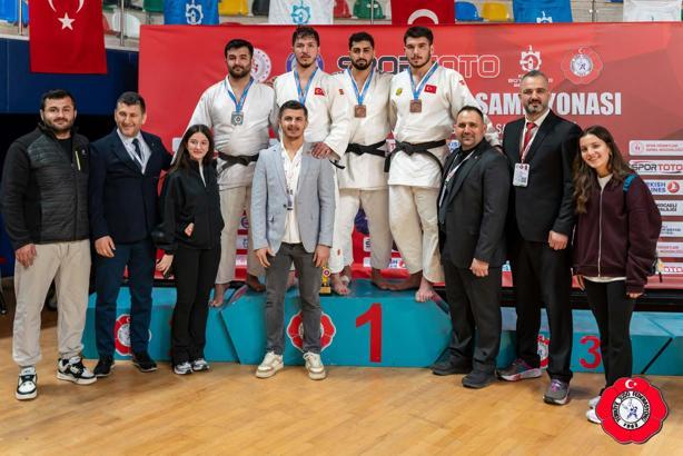 Yunusemre'nin judocuları 2 madalya ile döndü