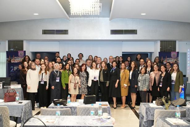 Bursa Yüksek İhtisas Eğitim ve Araştırma Hastanesi’nde ‘Her Yönüyle Kalça Ağrıları’ sempozyumu