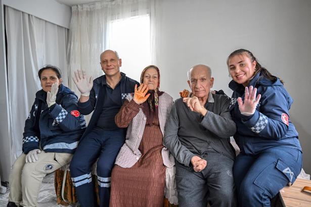 Büyükşehir’in evde sağlık ve bakım hizmetleri sosyal belediyecilikte örnek oluyor