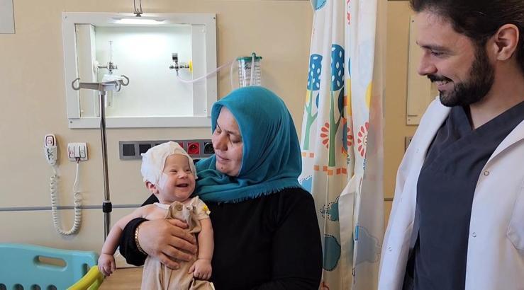 5 aylık Ömer’in erken kaynayan kafatası 3 saatlik ameliyatla düzeltildi