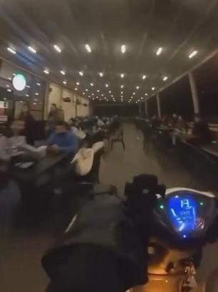 Kafede motosikletiyle müşterilerin arasında dolaşan sürücüye 6 bin 457 TL ceza