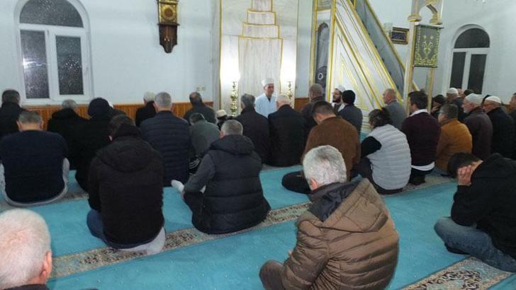 Burhaniye'de ezan 3 dakika erken okundu, çok sayıda kişi orucunu açtı