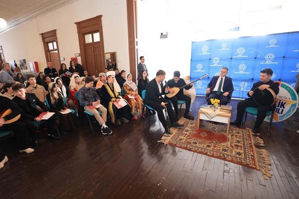 Muğla Valisi Akbıyık gençlerle buluştu