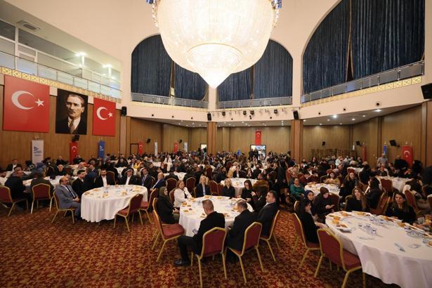 Yüreğir Belediyesi personeli iftarda buluştu