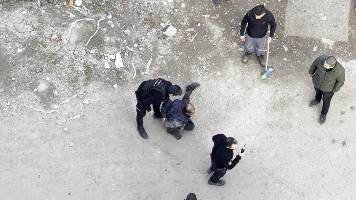 Diyarbakır’da kadınlara ve araçlara saldıran zihinsel engelli gözaltında