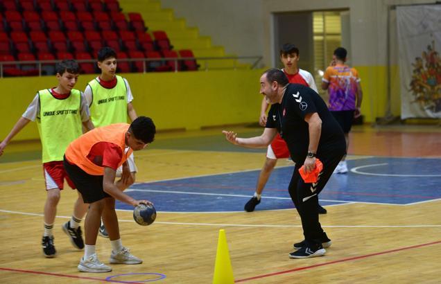 Osmaniye’de hentbol alt yapı tarama ve teknik uyum programı düzenlendi