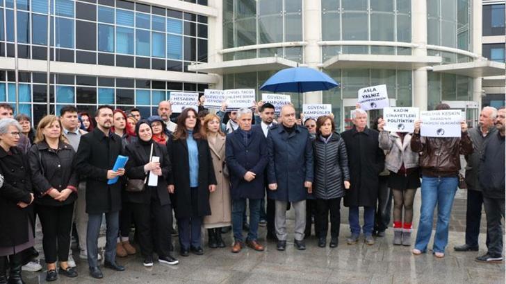 Eski eşinin üniversite kampüsünde öldürdüğü Meliha için adliye önünde açıklama
