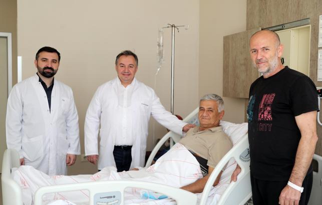 'Kumlucalı Jason' donörü olduğu ağabeyini böbrek yetmezliğinden kurtardı