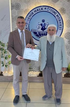 84 yaşında okuma-yazma öğrendi