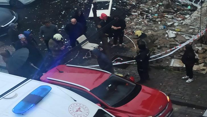 İstanbul - Güngören'de çocuk, hurdacıların kapağını çaldığı rögara düştü