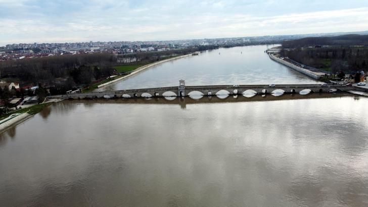 Edirne’de nehirlerin debileri düşüyor