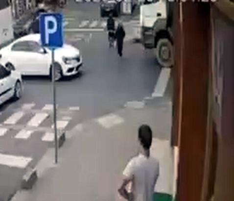 Hafriyat kamyonunun çarptığı 14 yaşındaki kız çocuğu yaralandı