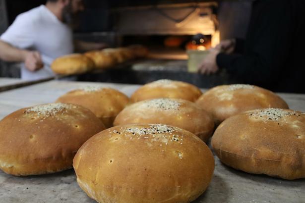 Turgutlu’da ‘dolmalık ekmek’ geleneği sürüyor