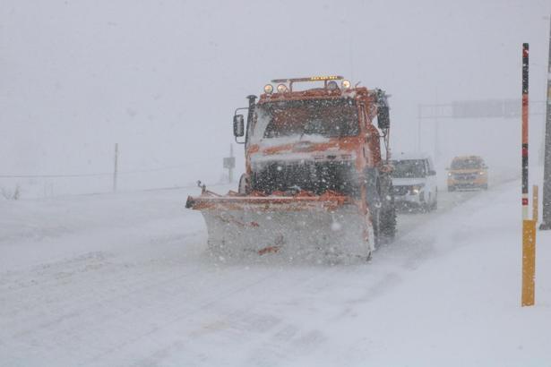 Kayseri-Erciyes kara yolunda tipi etkili oldu