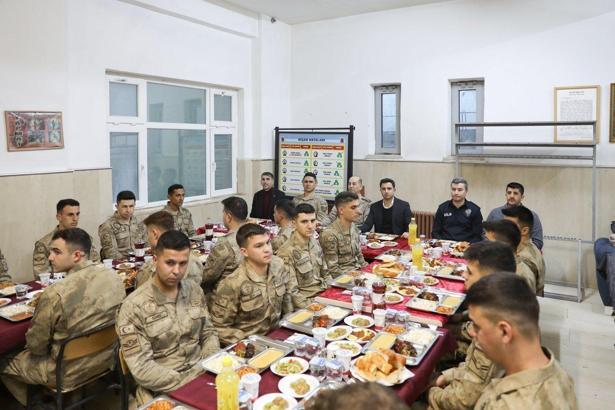 Genç Kaymakamı Güzel, jandarma personeliyle iftarda buluştu