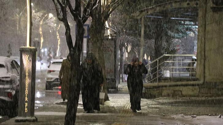 Van’da eğitime kar tatili