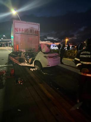 Niğde’de TIR’a arkadan çarpan otomobilin sürücüsü öldü