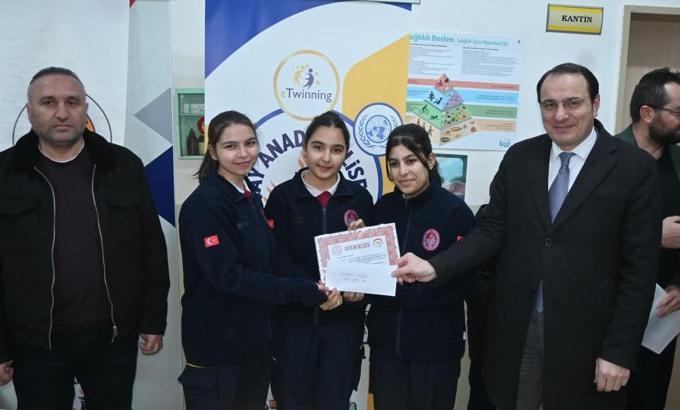 Kaymakam Türker, öğrenci ve velilerle iftara katıldı