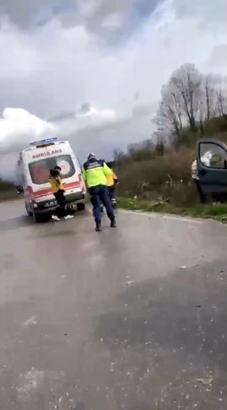 İki araç kafa kafaya çarpıştı: 1 ölü, 4 yaralı