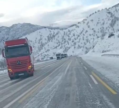Bingöl-Erzurum kara yolunun bir kısmı TIR trafiğine kapatıldı