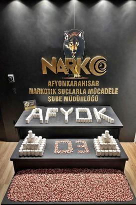 Otomobilde uyuşturucuyla yakalanan 3 şüpheli tutuklandı