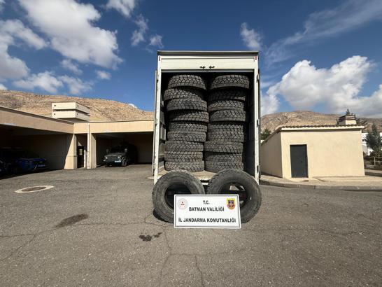 Hasankeyf’te 45 araçta kaçak ürün ele geçirildi; 61 şüpheliye işlem