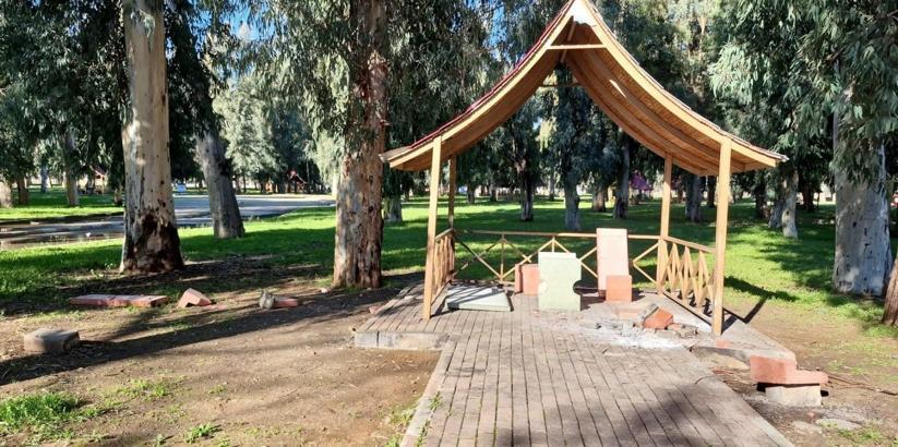 Tarsus’ta mesire alanında oturma grupları tahrip edildi