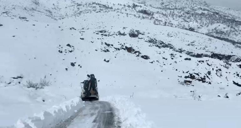 Batman'da 115 yerleşim yerinin yolu kardan kapandı