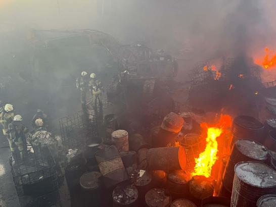 İzmir'de geri dönüşüm fabrikasında yangın/Ek fotoğraflar