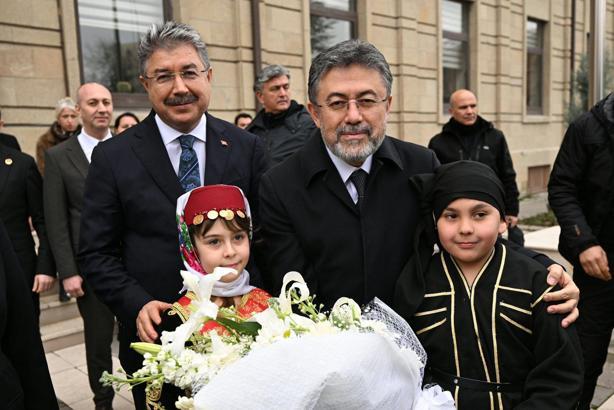 Bakan Yumaklı, Eskişehir’de