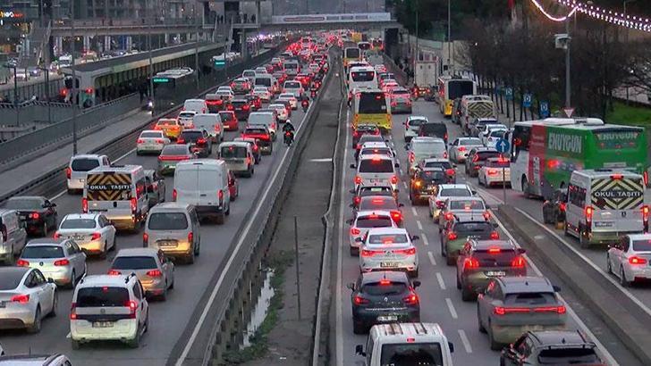 İftar öncesi trafik yoğunluğu yüzde 87’ye ulaştı