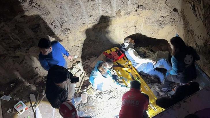 Tuvalet ihtiyacını gidermek amacıyla girdiği inşaattan düşüp, yaralandı