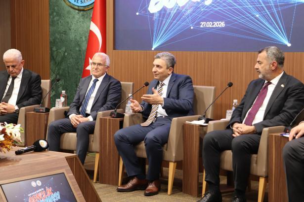 Vali Şahin, Kumluca'da gençlerle bir araya geldi