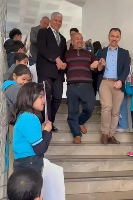 Osmaniye’de 36 yıllık öğretmene duygusal veda