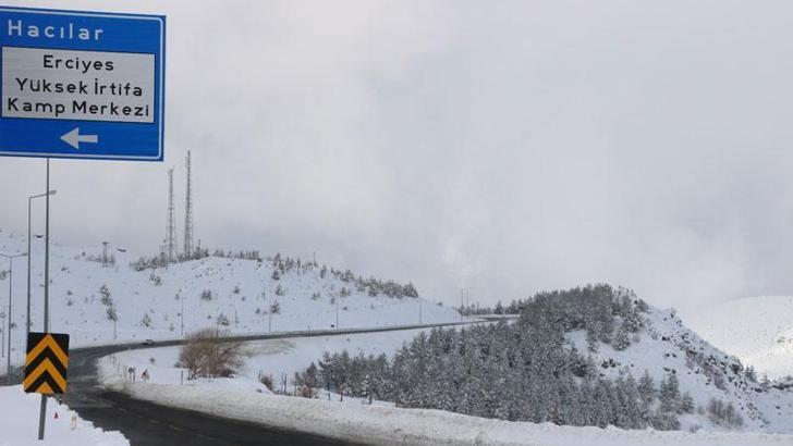 Kardan kapanan Kayseri-Develi kara yolu ulaşıma açıldı