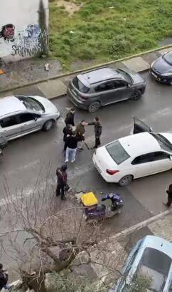 İstanbul- Ataşehir'de 3 kişi bir kişiye sopayla saldırdı; ayıranlar da darbedildi
