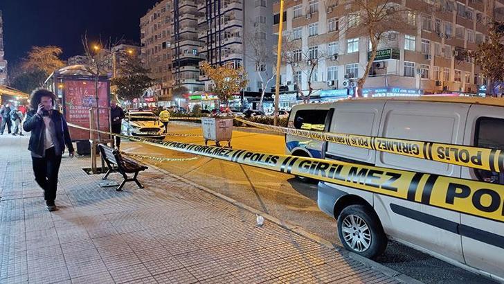 Otobüs beklerken husumetlisinin silahlı saldırısında ağır yaralandı