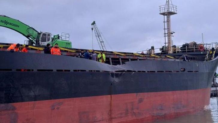Bartın Limanı'nda 2 kuru yük gemisi çarpıştı