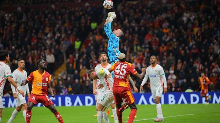 Galatasaray, Alanyaspor’u geçerek ligdeki iç saha yenilmezliğini 31 maça taşıdı