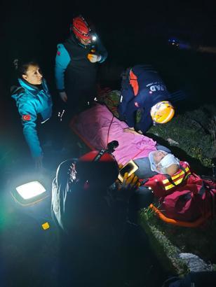 Kaybolan Alzheimer hastası sarp arazide, termal kameralı dronla bulundu