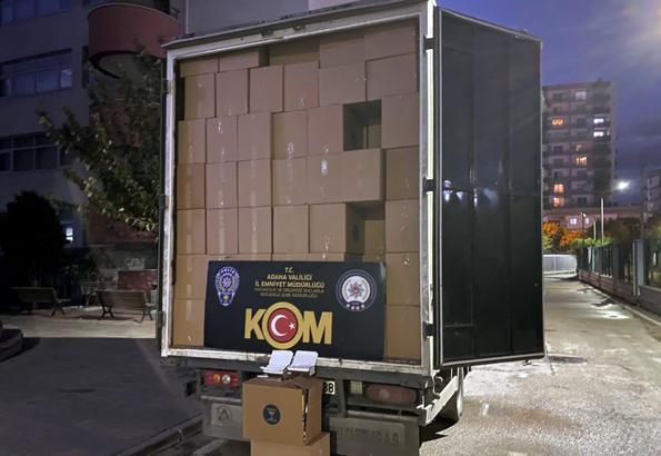 Kamyonda 4 milyon 500 bin kaçak makaron ele geçirildi