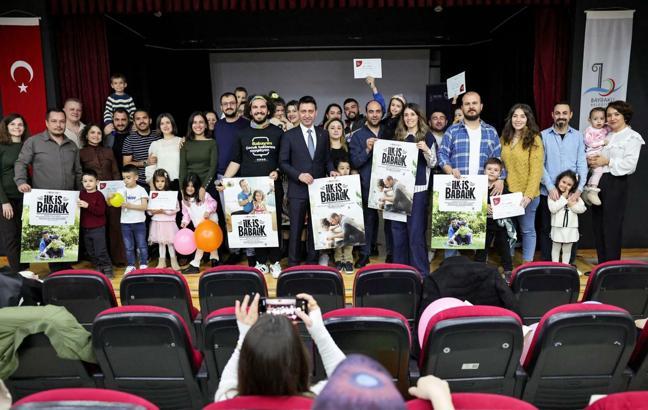 İzmirli babalar 'yeni nesil babalığı' öğreniyor